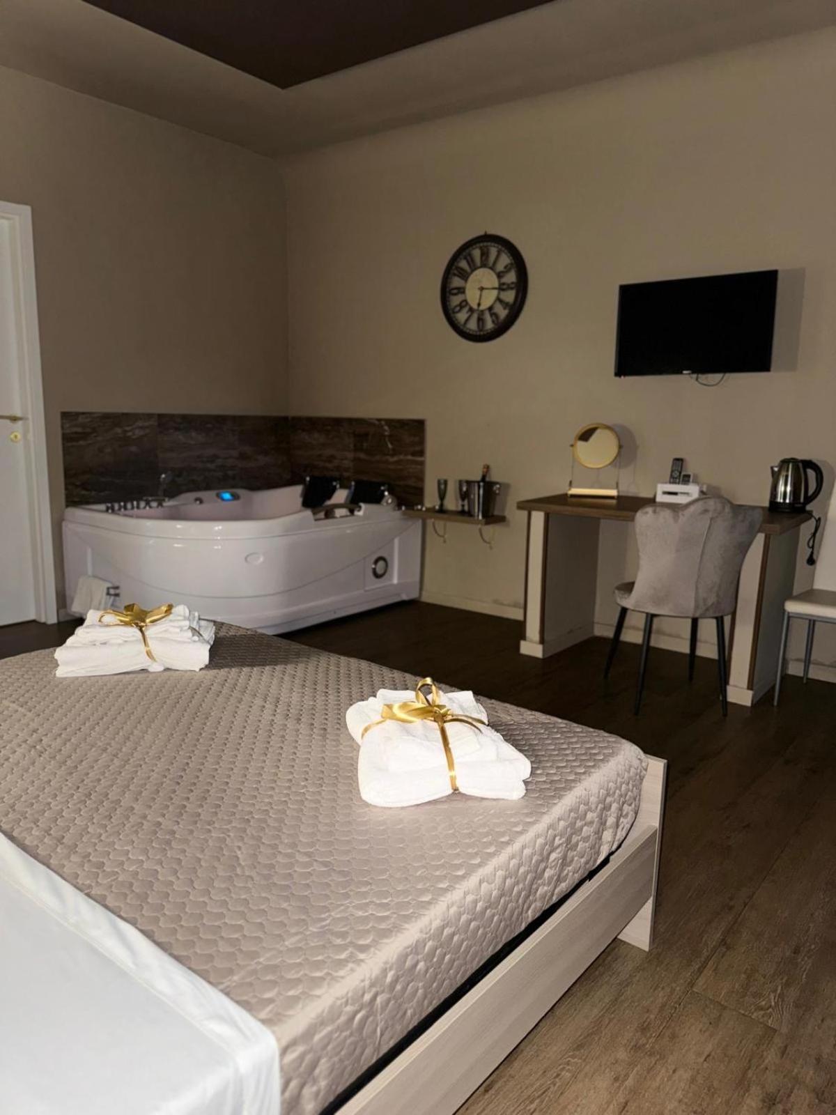 Bibi Rooms And Suite Palermo Exterior photo